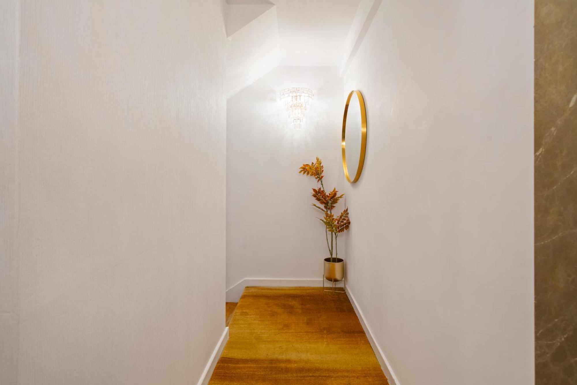 Refined 2 Bedroom In Londons Elite Mayfair District H10 *
